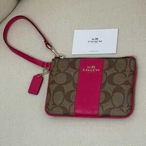NWOT Coach Corner Zip Wristlet
